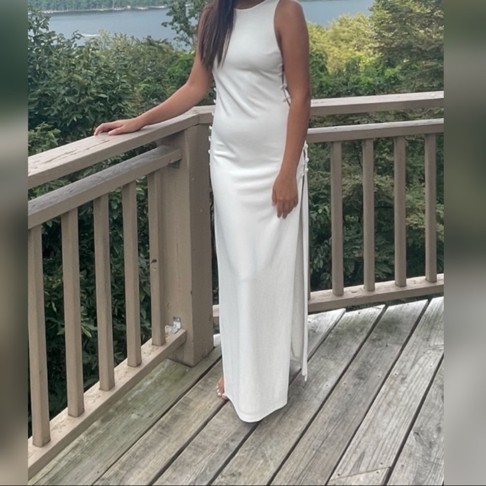 White maxi dress with open side dress